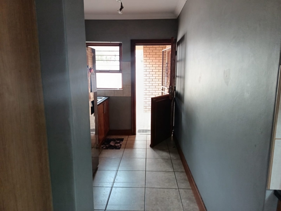 3 Bedroom Property for Sale in Roylglen Gardens Northern Cape